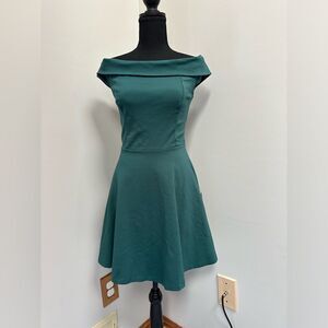 Lulus Woman’s Season of Fun Forest Green Off-the-Shoulder Skater Dress
